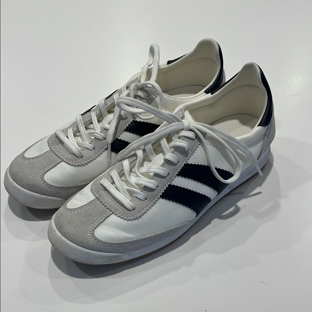 White and Gray Athletic Shoes with Suede and Mesh